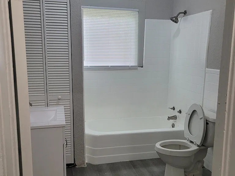 313 N Walnut St — Photo 10
