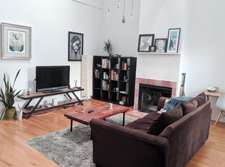 3005 N Racine Ave APT 2F, Chicago, IL 60657