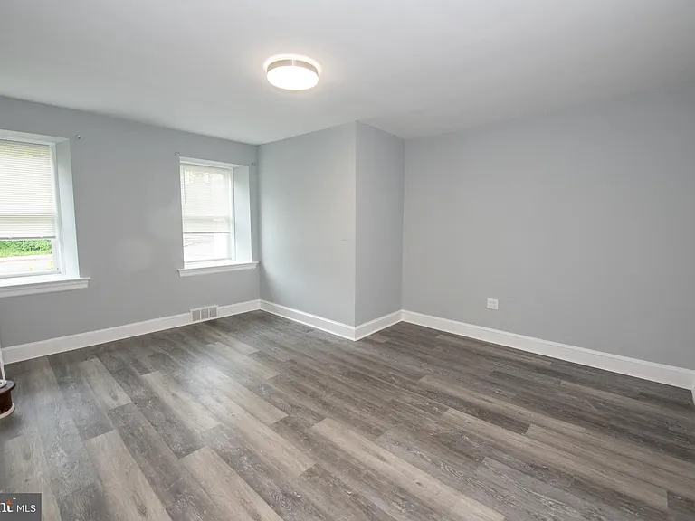 225 Old Soldiers Rd #B — Photo 8
