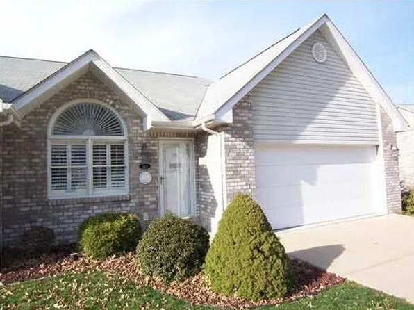 212 Country View Dr, Lower Burrell, PA 15068