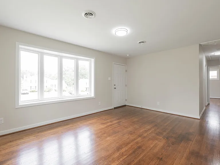 8711 Lakefront Dr — Photo 6