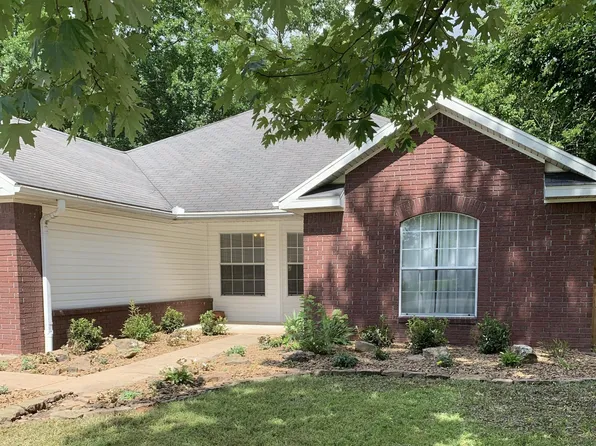 2408 Pin Oak St, Fayetteville, AR 72701