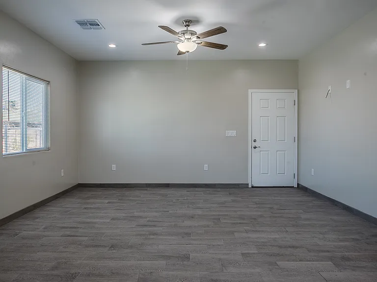 1358 N Apache Dr #1 — Photo 35