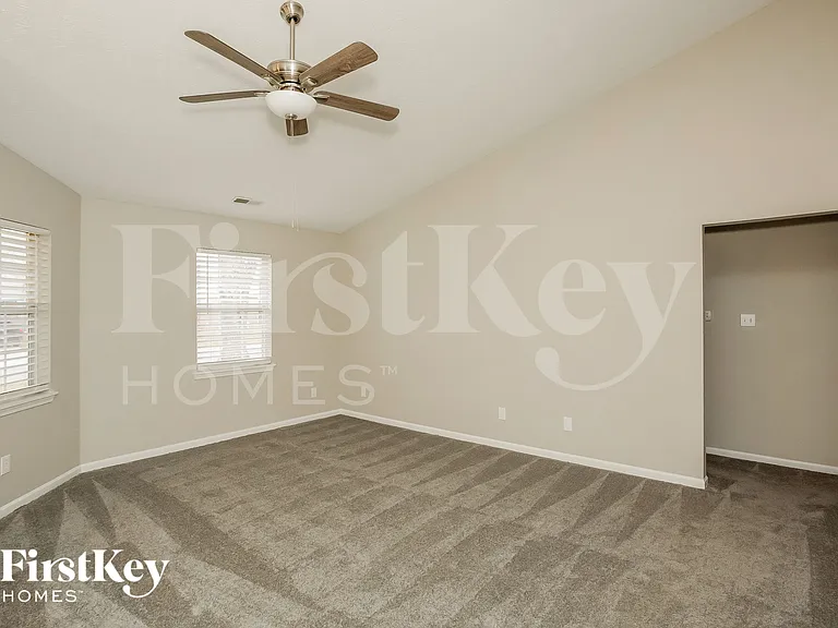 3335 Carly Ln — Photo 3