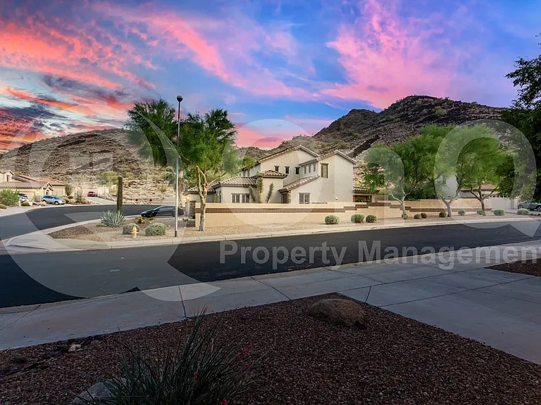 5930 W Spur Dr — Photo 2