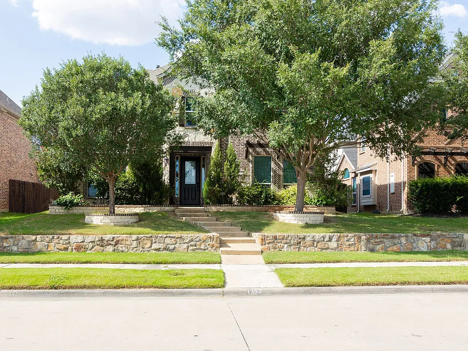 1352 Bentgrass Dr
