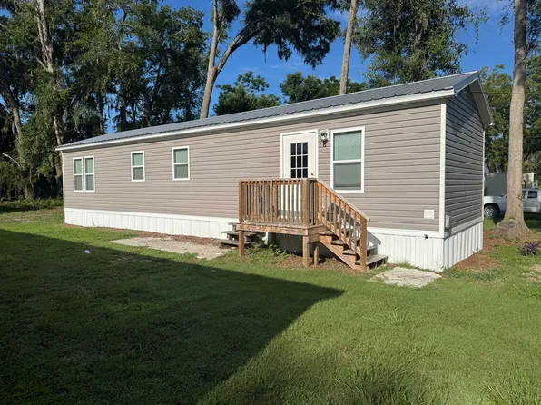 Davis Street NE Mobile Homes, 1101 Davis St NE #8, Live Oak, FL 32064