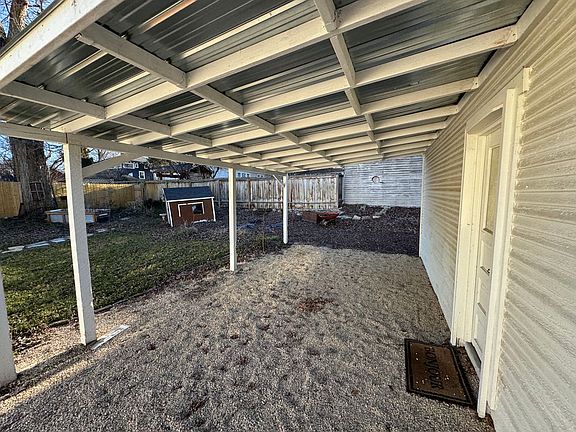 4th image of 1510 Cleveland Blvd