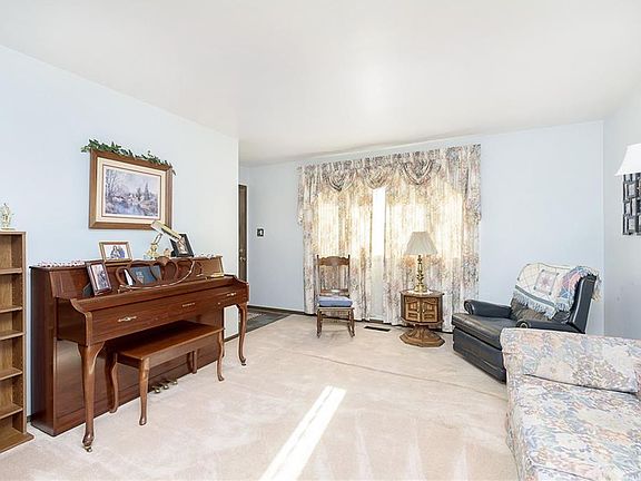 4th image of 7208 E 52nd St