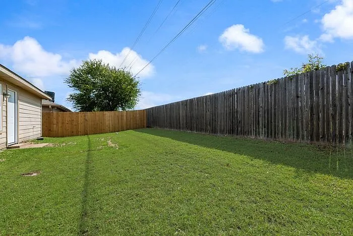 6233 Balcony Ln — Photo 24