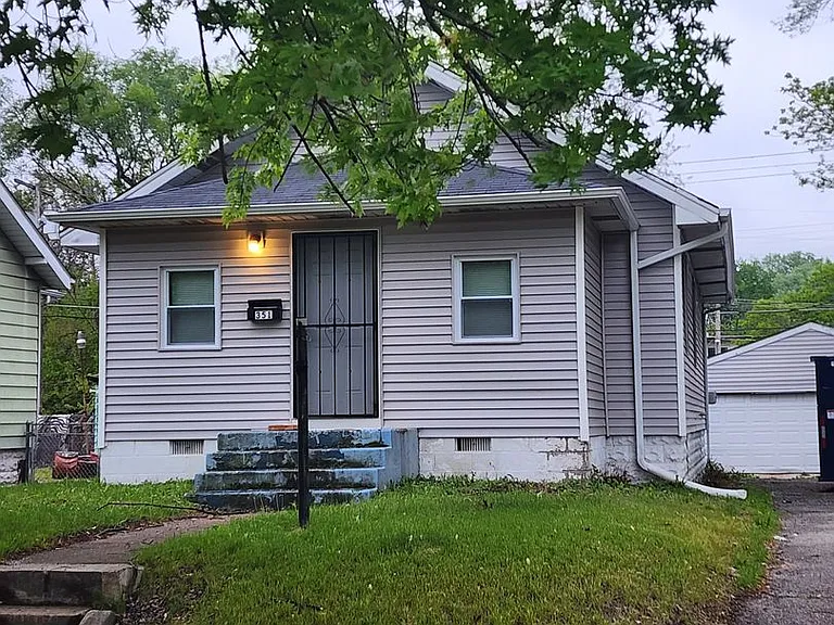 351 Porter St — Photo 2