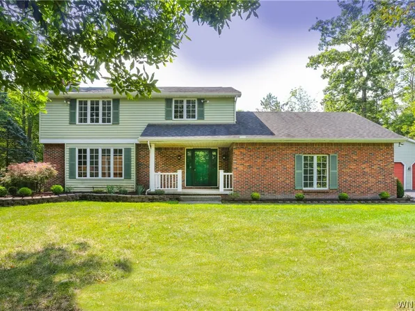 140 S Jerge Dr, Elma, NY 14059