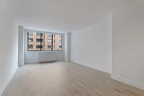 300 Mercer St #10B Photo 1
