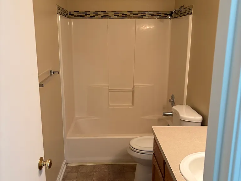 16515 NE 27th Ct — Photo 13