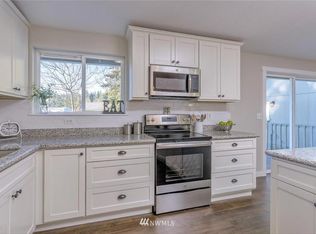 18001 Barj Ln, Rochester, WA 98579