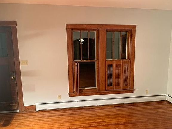 5th image of 159 Hamlin Ave