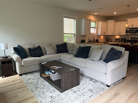 5th image of 101 Carolina Isles Dr