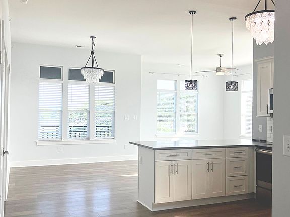 5th image of 935 McAlway Rd #306