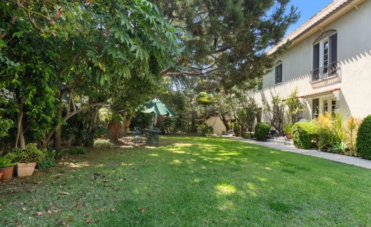 1 bed, 744 sqft, $3,800 — Photo 3