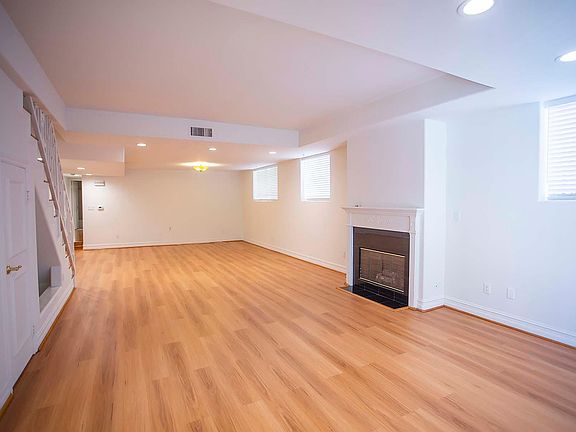 4th image of 1258 Barry Ave APT 1