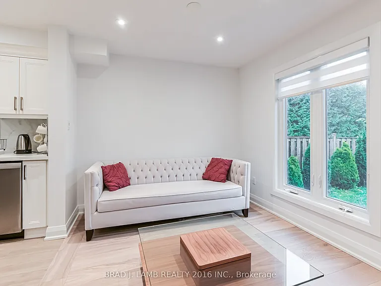 54 Campbell Ave #2 — Photo 15