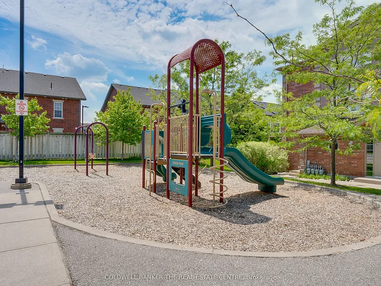 137 Sydenham Wells Dr #15 — Photo 22