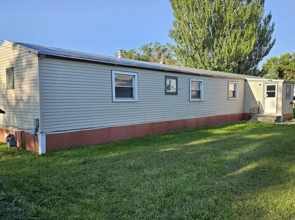 617 S 10th St, Aberdeen, SD 57401