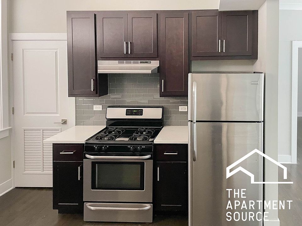 1st image of 1954 W Nelson St #3E