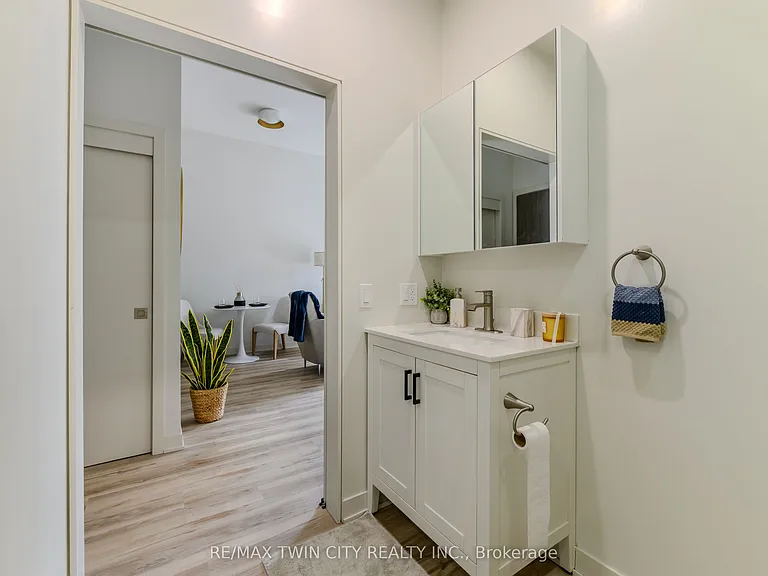 152 N Park St #118 — Photo 10