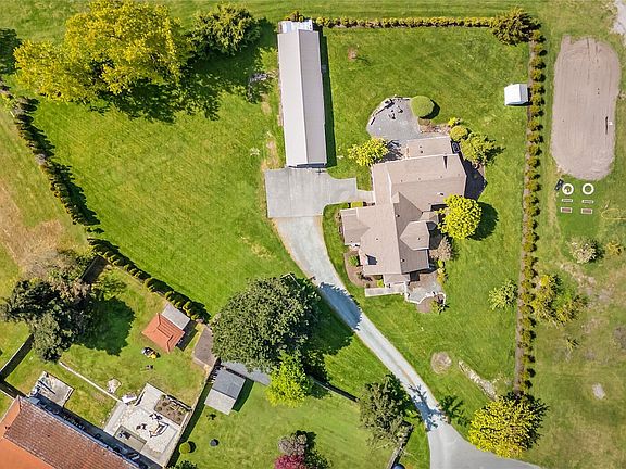 4th image of 2281 Fairway Ln