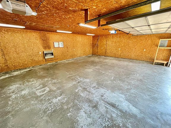 5th image of 405 N 5th St