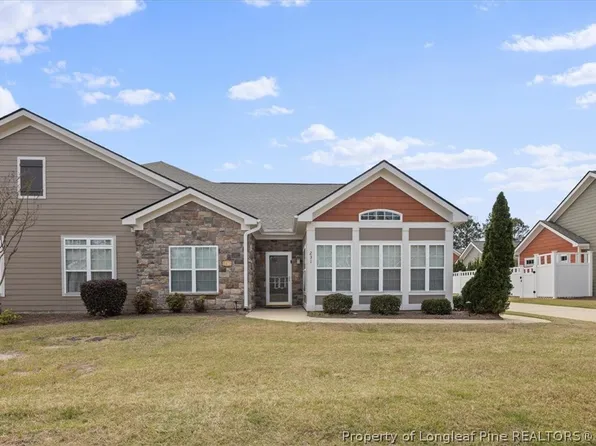 231 Nandina Ct, Fayetteville, NC 28311