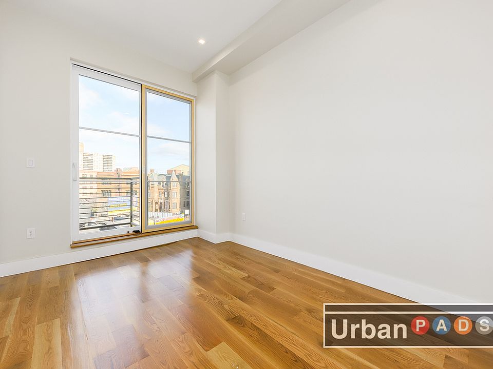 1st image of 695 Flushing Ave #2F