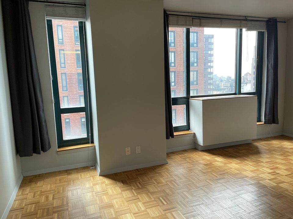 1st image of 1 Irving Pl #19I
