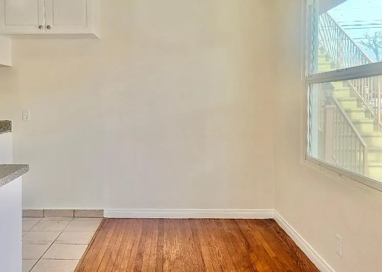 Building Photo - 15908 Sherman Way #3