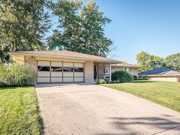 2nd image of 3032 Fontano Dr