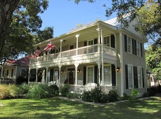 312 E Travis St, Fredericksburg, TX 78624