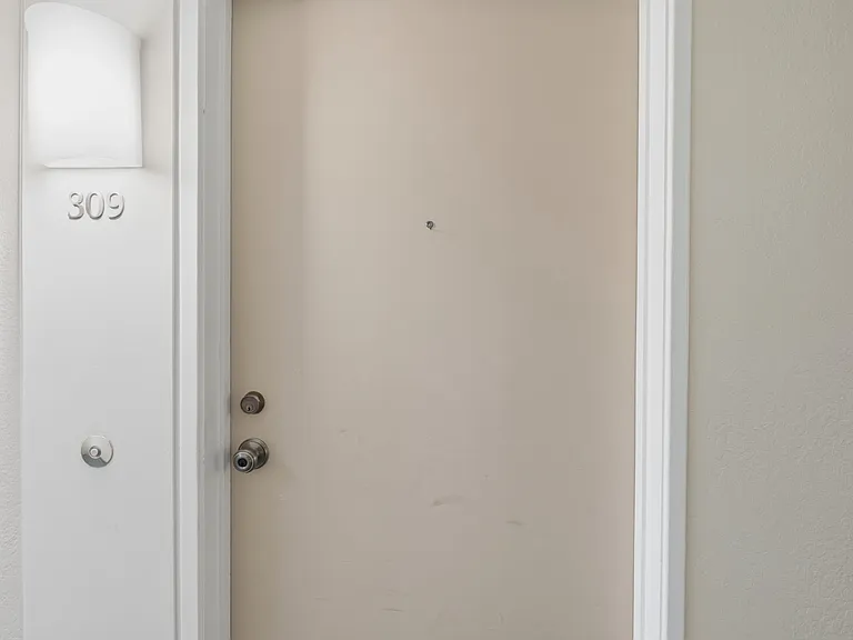 847 N Humboldt St #309 — Photo 10
