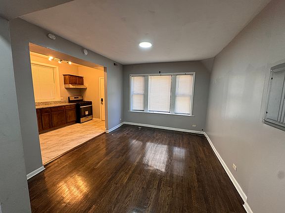 3rd image of 54 E 70th St #1
