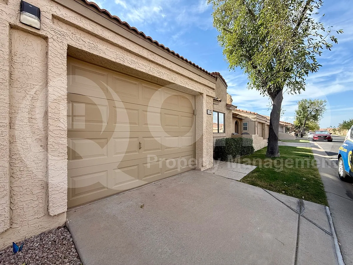 2 bed, 2.0 bath, 1104 sqft, $1,700 — Photo 4