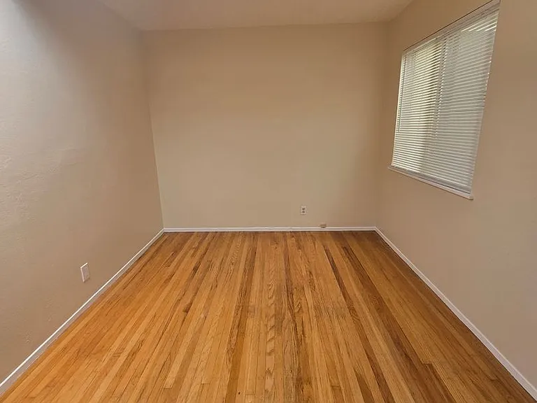 421 Golden Gate Ave — Photo 4