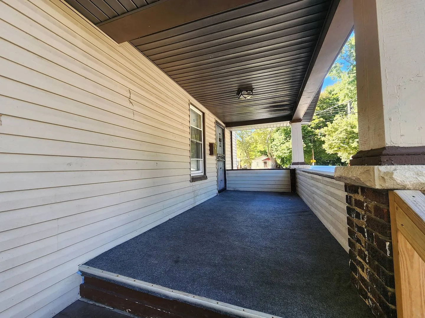 450 E 109th St. — Photo 3