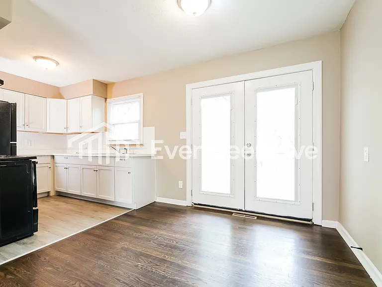 3404 N Pleasant St — Photo 5