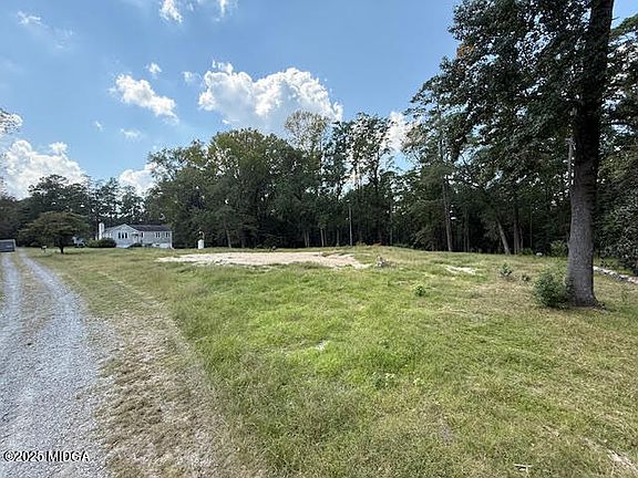 3rd image of 112 Magnolia Dr