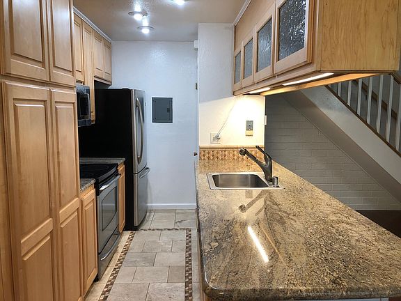 3rd image of 285 Gomes Ct APT 2