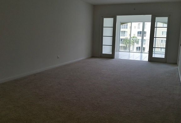 Living Room/Dining Room with 10' ceilings