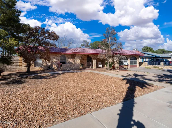 1576 S Kenazo Ave, Horizon City, TX 79928