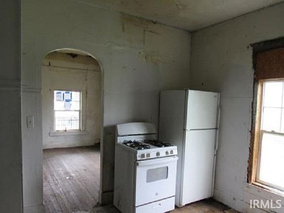 5th image of 959 W Jefferson St