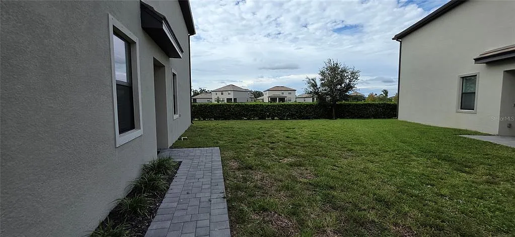 3 bed, 2.5 bath, 1879 sqft, $2,650 — Photo 4