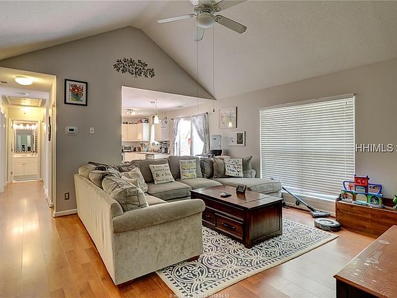 4th image of 38 Shamrock Cir